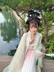 -一揽芳华汉服旗袍体验馆(拙政园店)