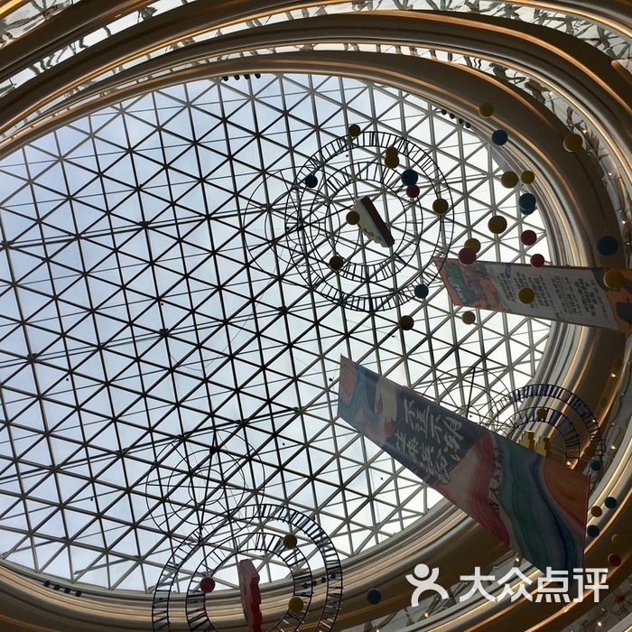 龙湖滨江天街