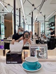 -HAIR CORNER