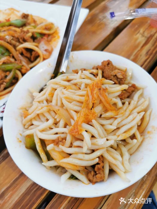 清真·伊清阁餐厅特色搓鱼面图片