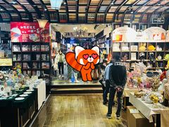 -钟书阁(松江泰晤士小镇店)