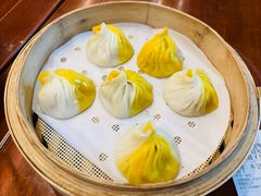 蟹粉鲜肉小笼-寄畅興·百年蟹黄面·万国建筑群(外滩27号店)
