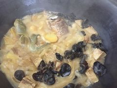 -粘豆包柴火铁锅炖