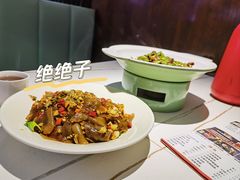 -阿瓦山寨·湘菜现炒·剁椒鱼头王(咸阳总店)