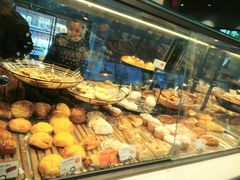 -巴黎贝甜(大宁国际商业广场店)