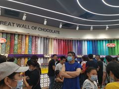 -m豆巧克力世界(上海世茂广场店)