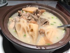 -小凤庭·地道湖北菜武昌鱼·藕汤(38年黄鹤楼店)