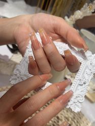 -尤米一站式美甲美睫