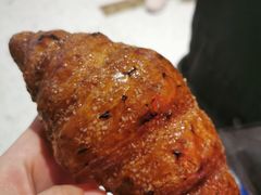 焦糖牛角包-PAPER STONE BAKERY(天环店)