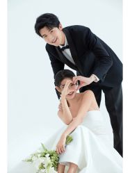 -雪中彩影婚纱摄影·微光艺术中心