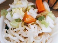 免费咸菜-闫家驴肉老店(华电一校店)