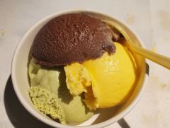 -领鲜活海鲜榴莲自助火锅(东门店)