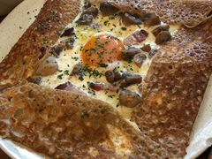 鸡蛋蘑菇熏肉荞麦可丽饼-RAC BAR(安福路店)