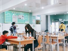 大堂-清真老铁家灌汤包