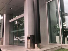 -上海星瀚奔驰4S店(红柳路店)