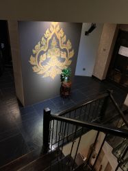 -威思丽高温瑜伽会馆