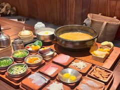 -银米·云南传统过桥米线(双廊黑金冠店)