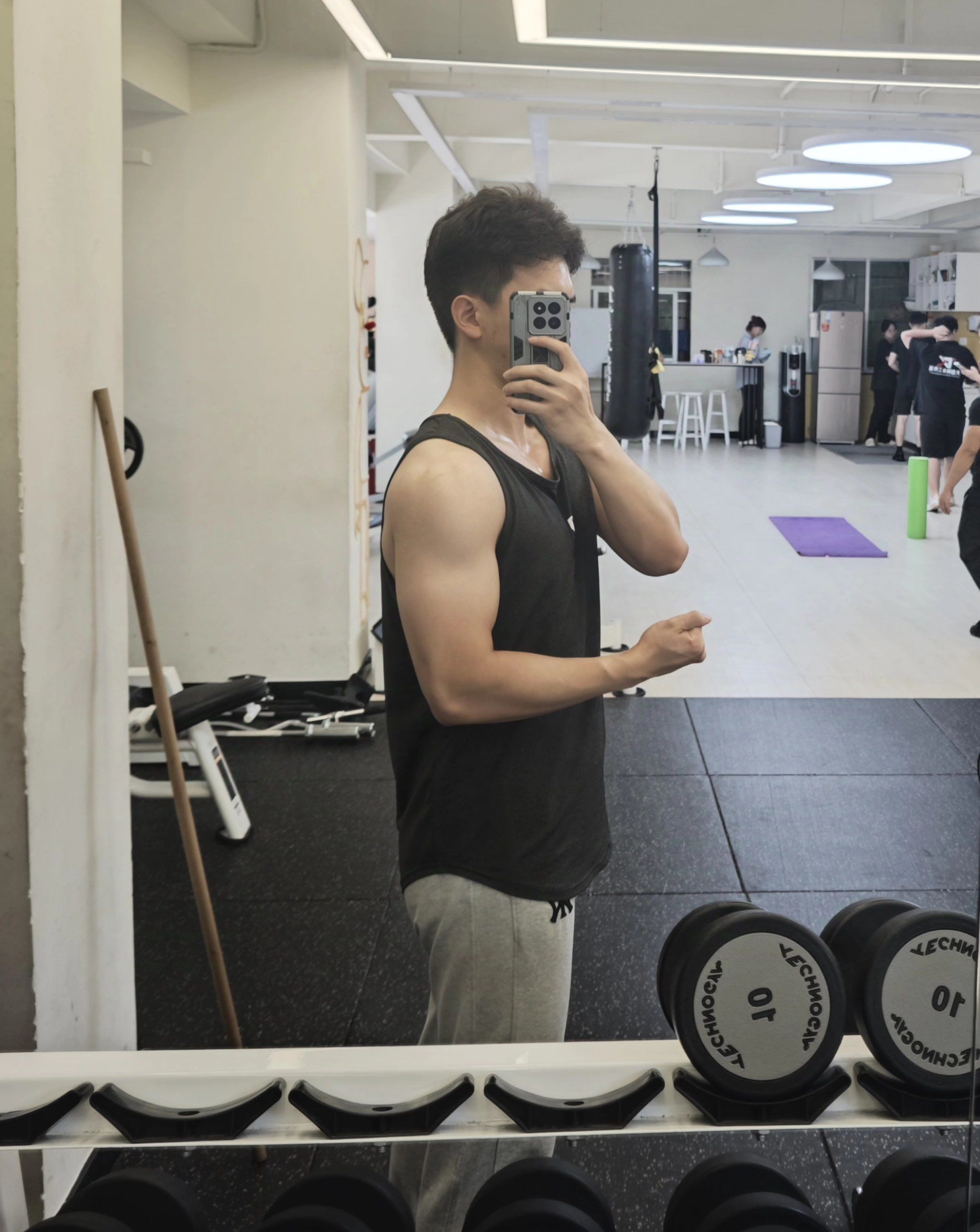 手臂肌肉练起来,男友力