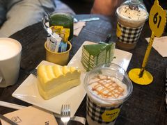 -莓园冰淇淋店