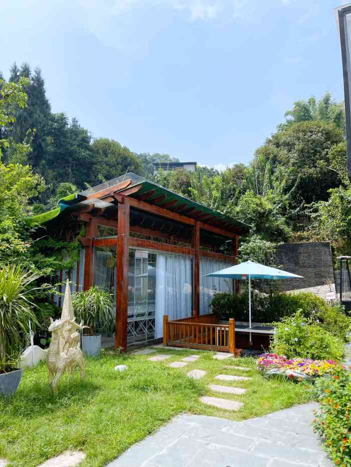 云逸南山花园餐厅(南山店)-"聚餐正好选在这里,地方不好找,但是跟着导