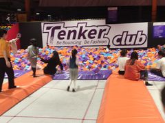 -Tenker Club弹刻极限主题公园 · 蹦床 · 团建 · 生日派对(大关店)