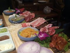 -明洞阿姨·韩式酱蟹烤肉·创意料理(三元桥店)