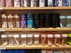 -名创优品(中原万达2F店)