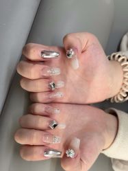 -小黑瓶美甲美睫