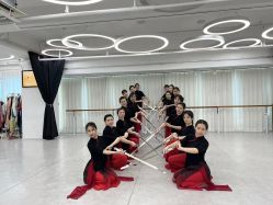 -深舞形体民族舞蹈工作室