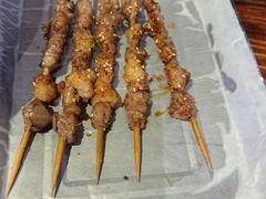 羊肉串-马路牙子地桌烤肉(工体店)