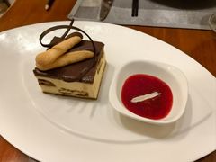 -东西风牛排馆周末烧烤自助(首都机场希尔顿店)