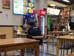 -钢阳酸菜红烧牛肉面(季乐路店)