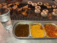 -马路牙子烧烤音乐酒馆(望京店)