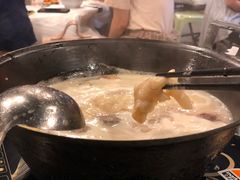 -鲜入围煮花胶鸡海鲜火锅