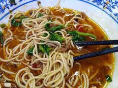 -渝之汇牛肉豌杂面