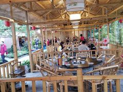大堂-茅草房·河畔园林火锅