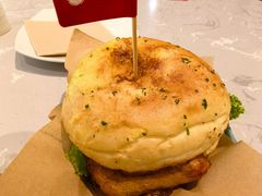 招牌香辣鸡腿堡-必胜客(东部星悦天地店)