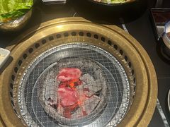 -山川小町·极番烧肉(新地假日广场店)