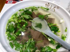 馋口鸭血汤-馋三尺蟹粉小笼(人民广场店)