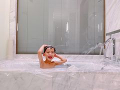 -上海滴水湖皇冠假日酒店