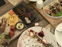 -Mark&Mars Restaurant