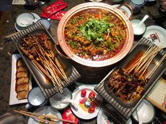 -沪小二炭火蛙锅(淮海中路美食不夜城店)