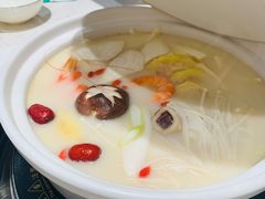 -三人行骨头王火锅(长寿店)