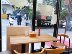 靠窗位-秦陕印象超级肉夹馍(万达广场西安民乐园店)