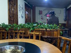 大堂-果松木炭酸菜铜火锅·外婆参鸡汤