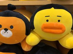 -名创优品(北京新中关购物中心地铁层店)
