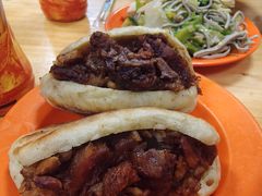 火烧夹肉-清真-戏楼王记牛肉面