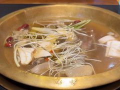 -沸炉重庆老火锅(军事博物馆店)