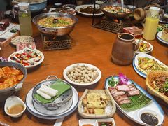 -老滇山寨•云南特色菜•地方菜•民族风情歌舞表演(金碧店)