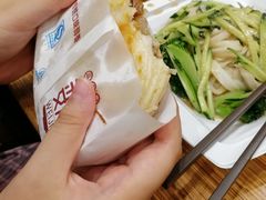 -魏家凉皮(中贸广场店)